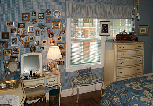 This is the interior of a beautiful Colonia Revival Home in the town of Martinez, CA.